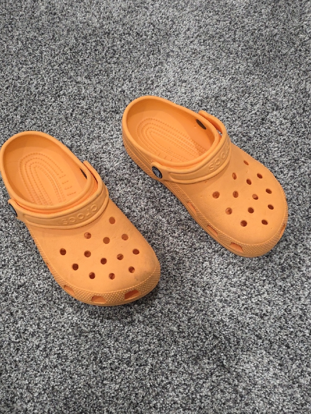 CROCS Clog in Bright Orange - Size W5